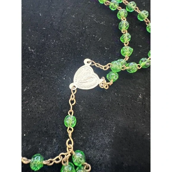 Vintage Rosary Green - Picture 4 of 5